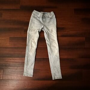 Old navy light blue stretchy jeans great condition